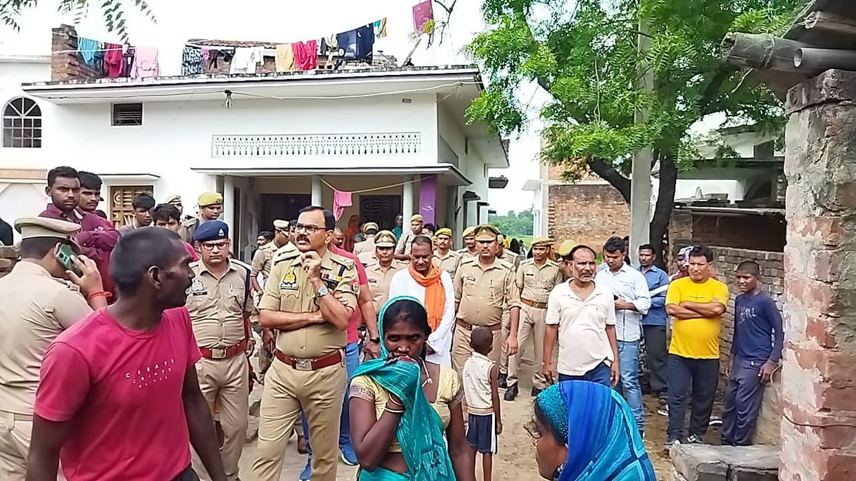 elderly farmer brutal murder in ghazipur while sleeping in house incident due to land dispute