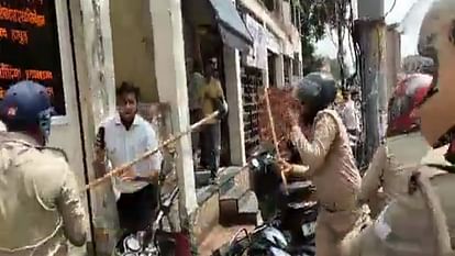 Hapur lathicharge: After a peaceful protest, police entered the court and lathicharged the advocates.