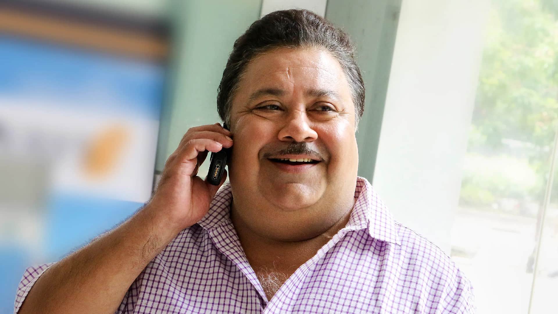 Manoj Pahwa birthday know unknown facts about actor and his career struggle tv show films net worth life story
