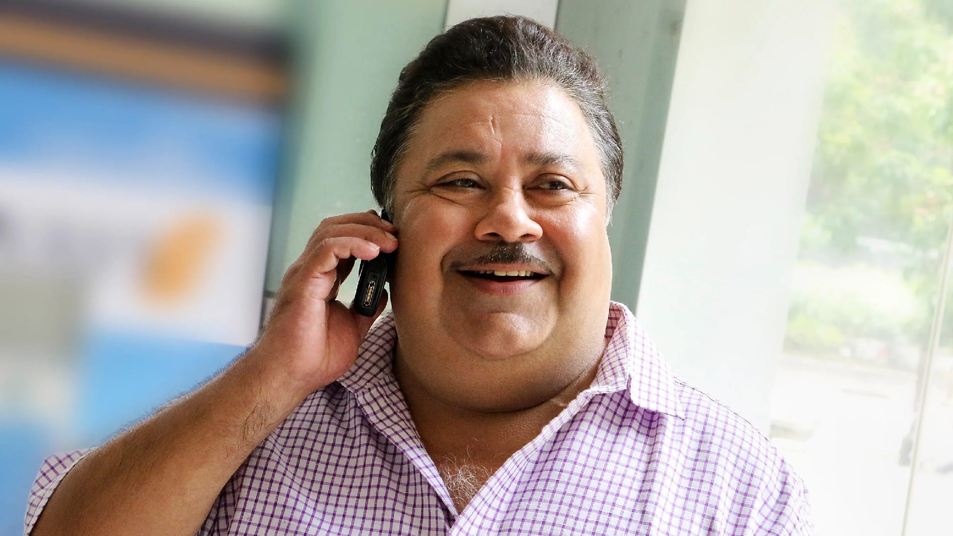 Manoj Pahwa birthday know unknown facts about actor and his career struggle tv show films net worth life story