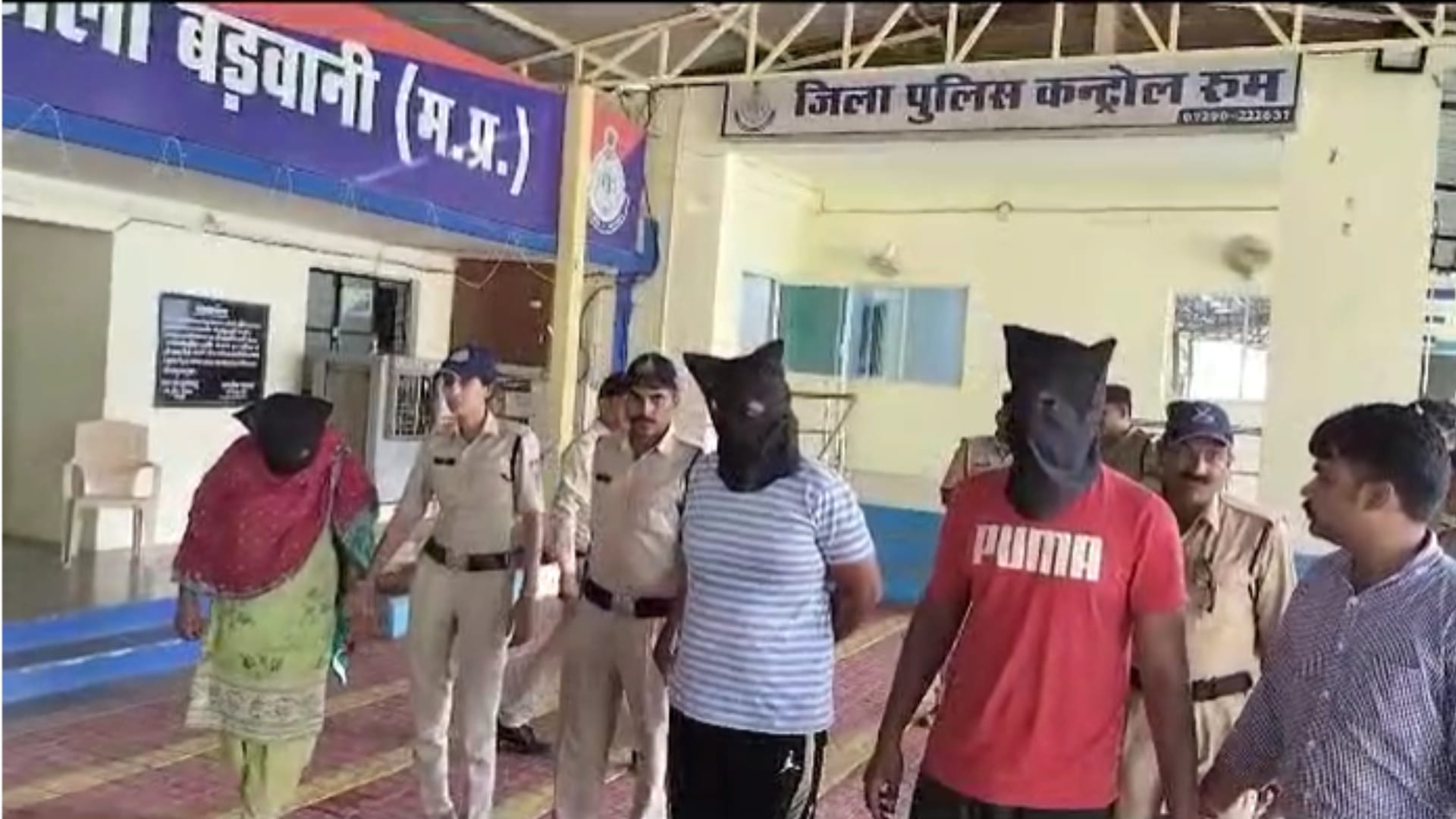 पुलिस हिरासत में तीनों आरोपी