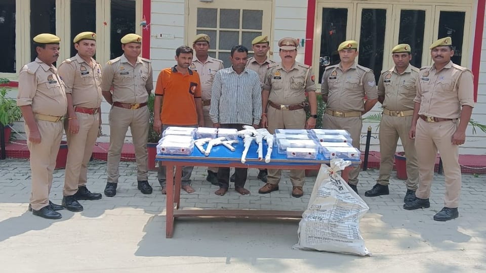 Police arrested two accused of making illegal arms in bareilly