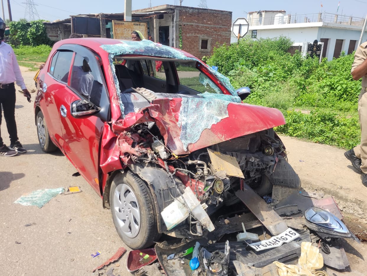 Car rammed into truck parked on highway in sonbhadra innocent killed and three people injured
