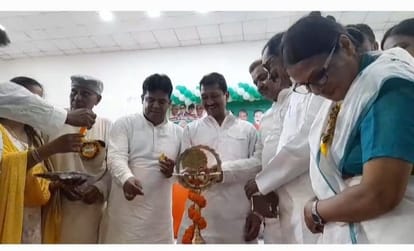 Bihar News : नोएडा-बेंगलुरू क्यों जाना, बिहार में 10 रुपये में इंजीनियरिंग करें; नीतीश सरकार के मंत्री ने कहा CM Nitish kumar Bihar minister sumit singh announced engineering fees in bihar, polytechnic fee in bihar news