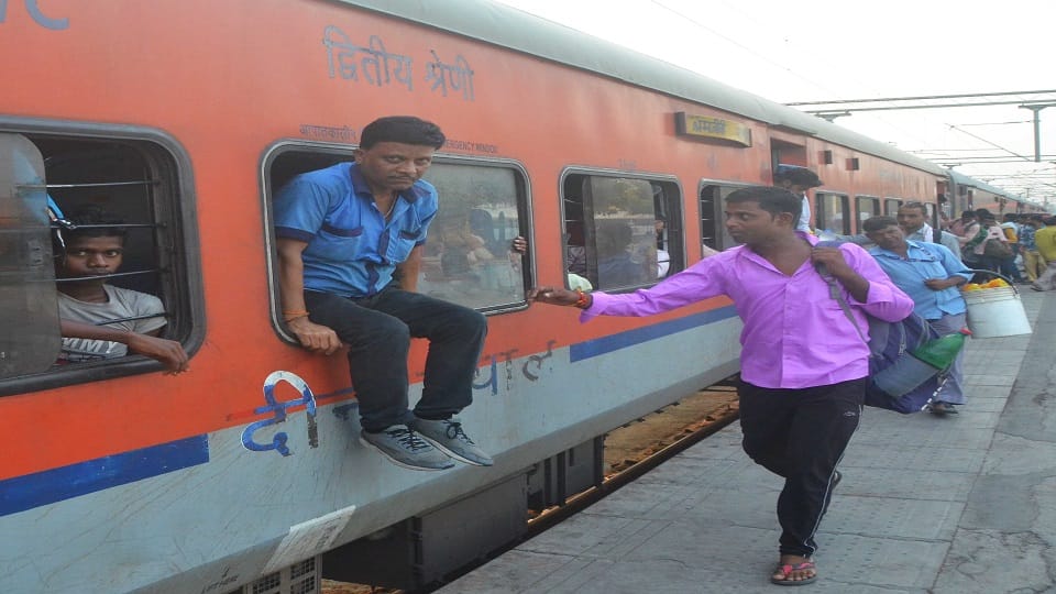 Due to repair work, various train services of Western Railway have been canceled and many partially cancelled.