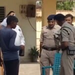 ईडी की टीमों ने 20 ठिकानों पर एक साथ मारा छापा।