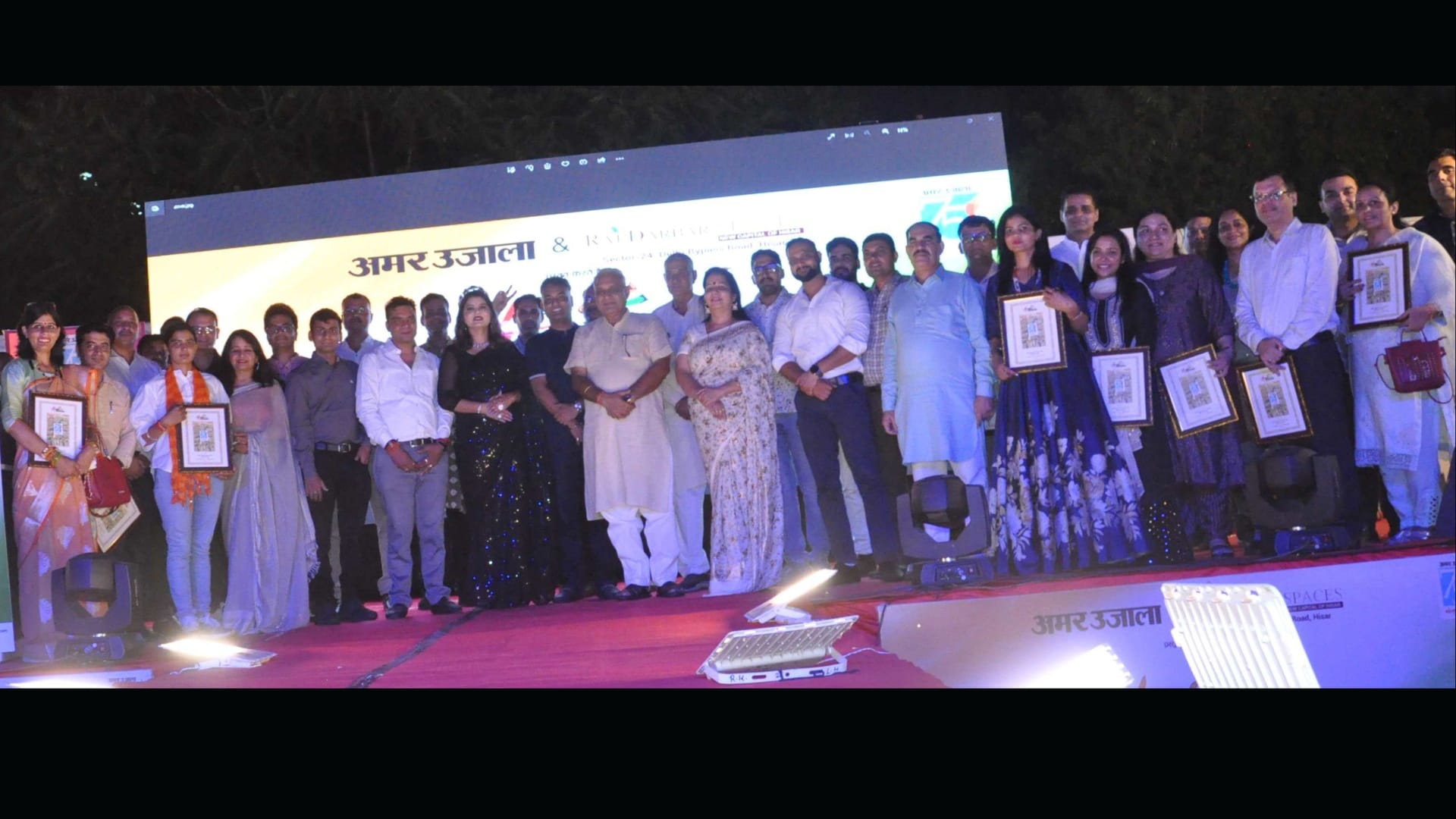 Fashion show organized by Amar Ujala in Hisar under the theme Maa Tujhe Pranam, see photos
