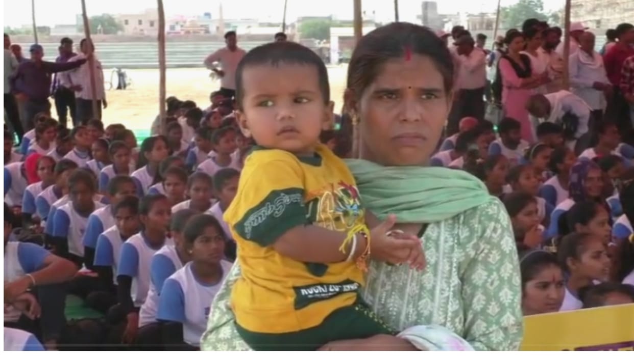 Bharatpur PTI teacher reached school with sick child officials did not give leave Education Officer sent home