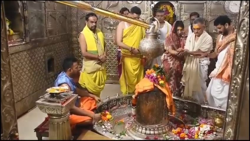 Ujjain RBI Governor Shaktikanta Das came to seek refuge in Mahakal  reached and worshiped Baba