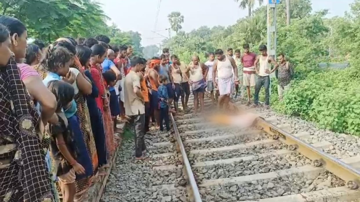 Decapitated body of a girl found on railway track in Nalanda; slip written Rinku miss recovered from purse