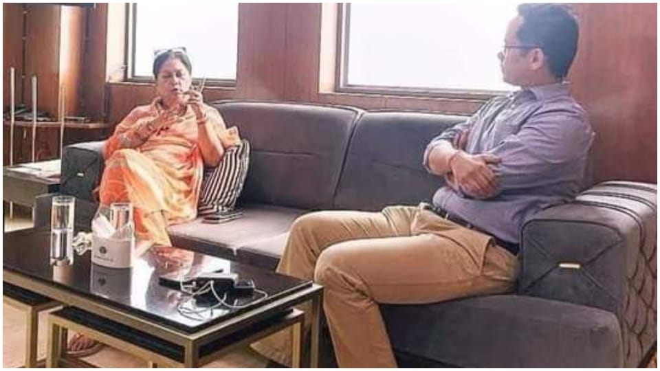 Ex Rajasthan CM Vasundhara Raje with Congress MP Gaurav Gogoi at Udaipur Airport
