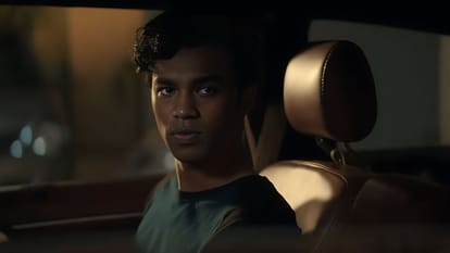Friday Night Plan Review in Hindi by Pankaj Shukla Babil Khan Juhi Chawla Farhan Akhtar Vatsal Netflix India