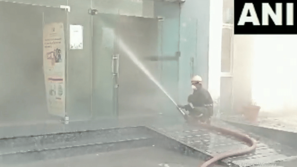 Fire broke out in the building of ESIC Hospital in Noida Sector 24