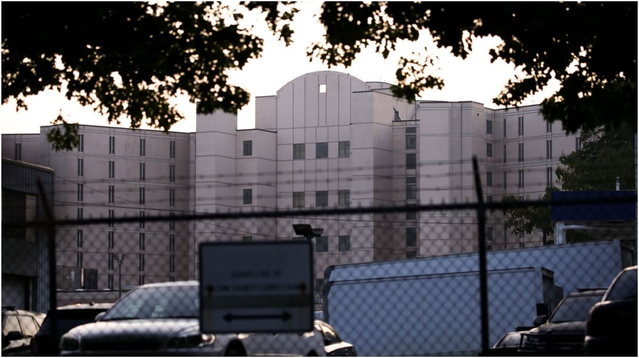 US: One killed, 4 injured in mass stabbing at Fulton County Jail