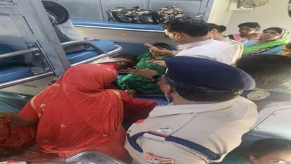 ट्रेन में बच्चे का जन्म: सफर में गर्भवती को हुई पीड़ा, महिला यात्रियों ने कराया प्रसव, कोच में गूंजी किलकारी child born in train