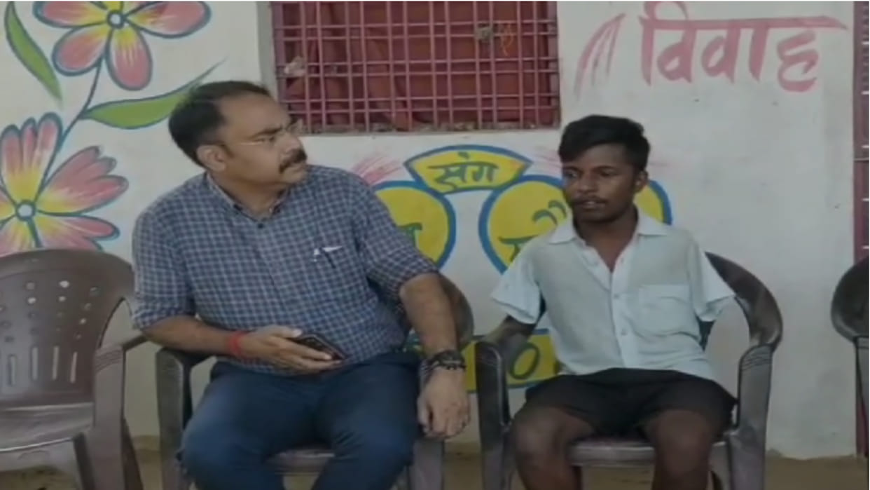Rewa DM reached Krishna Kumars house said will do job in collectorate assured of all help for preparation