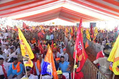 Ghosi Bypoll Om prakash Rajbhar roared from stage in front of CM Yogi Rally