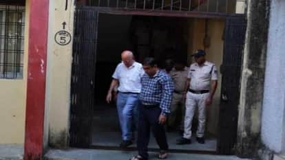 MP News Jhabua collector and CEO Zila Panchayat sentenced to four years in jail five thousand rupees fine