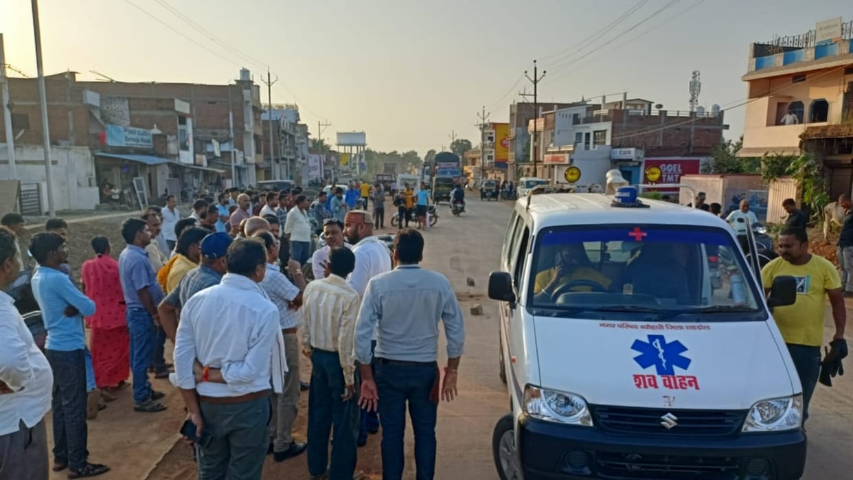 Shahdol Scooty rider elderly woman dies after being hit by truck road construction became reason