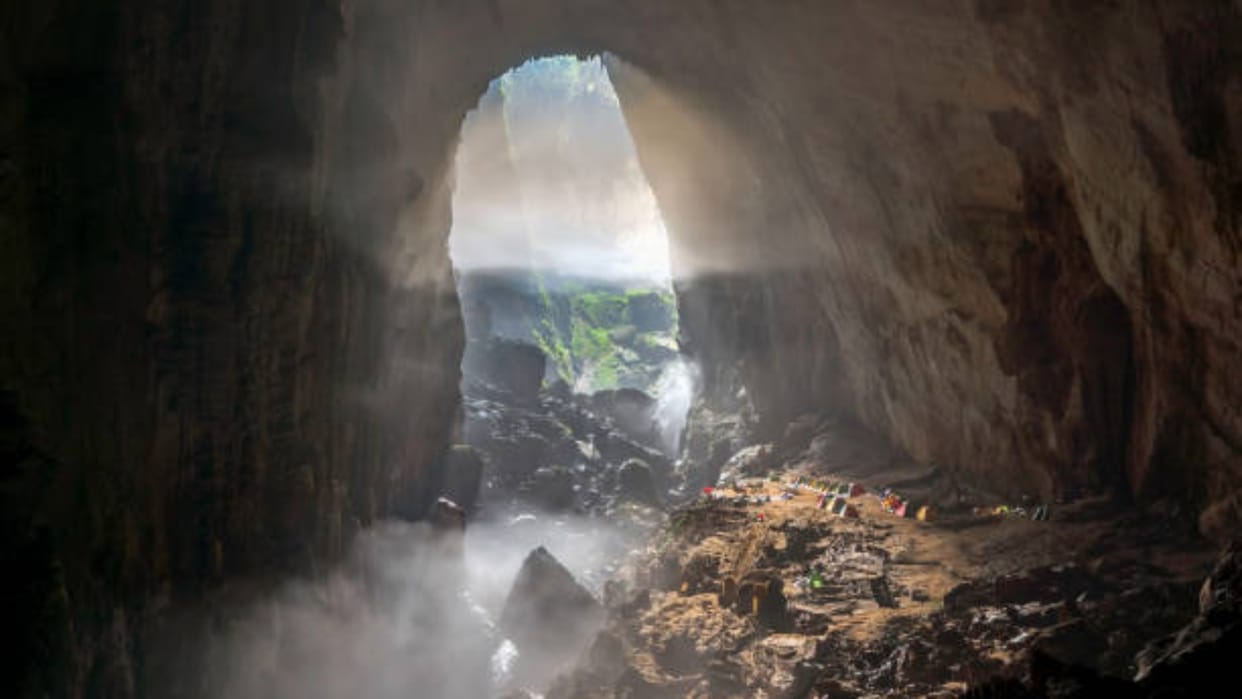Worlds largest cave know about hang son doong cave in vietnam