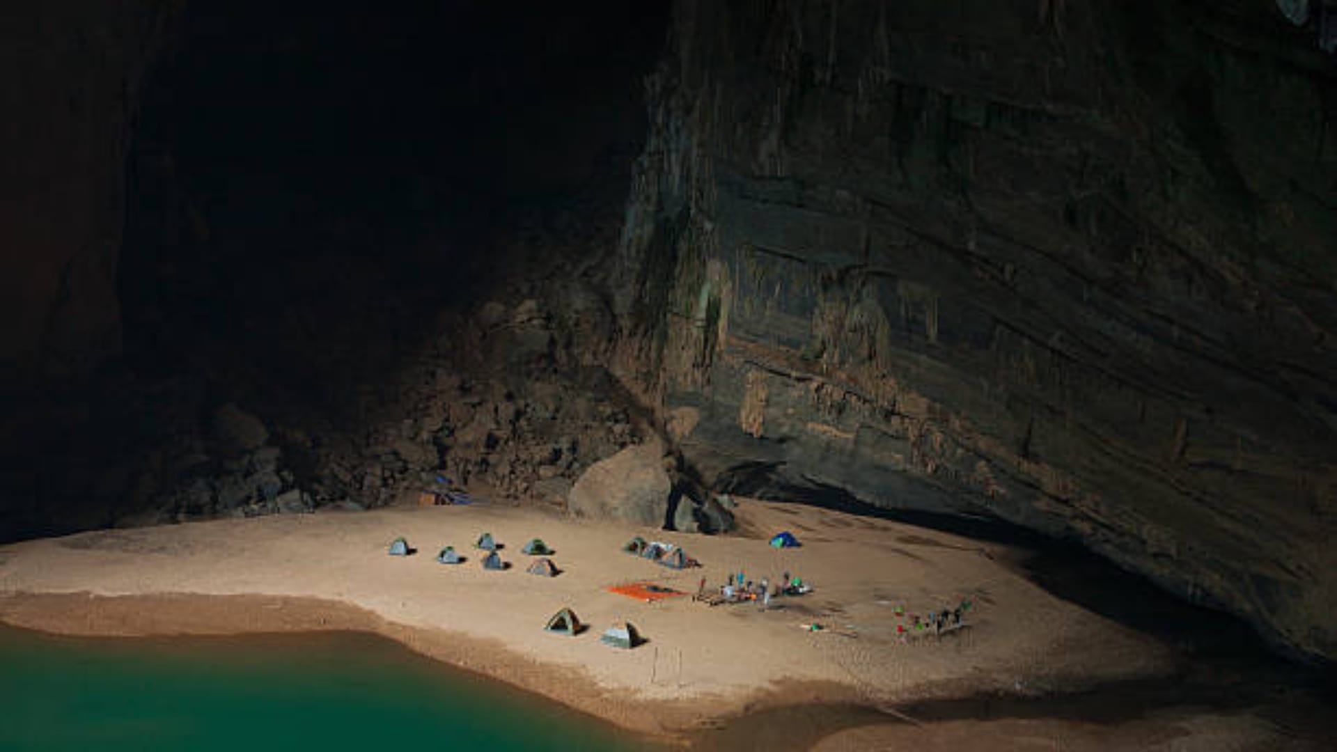 Worlds largest cave know about hang son doong cave in vietnam