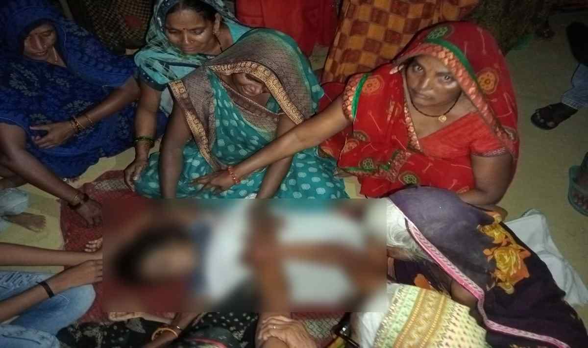 class third girl student died due to sanke bite in varanasi during studying in coaching