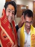 बागेश्वर बाबा से मिले क्रिकेटर युजवेंद्र चहल