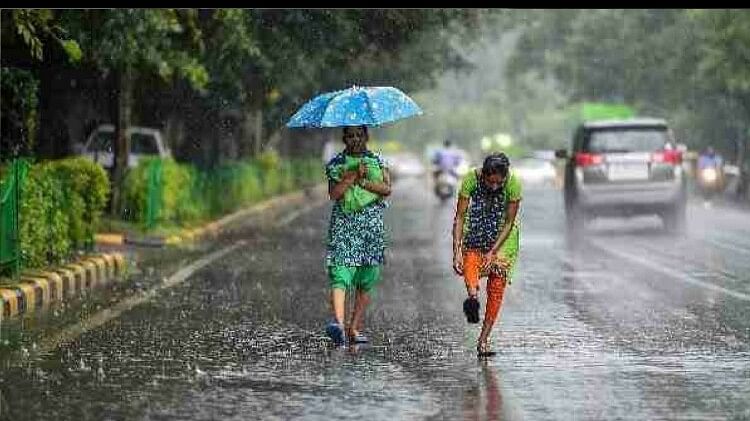 Chhattisgarh Weather update: छत्तीसगढ़ में मौसम हुआ सुहावना; रायपुर में हो रही झमाझम बारिश
