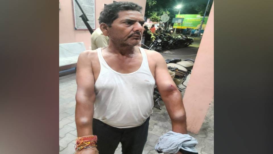 When stopped from drinking alcohol in Agra bullies entered house and beat me with sticks