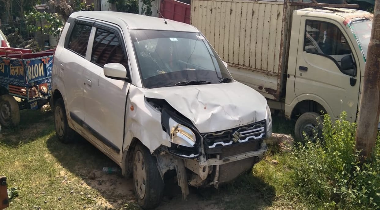 three Youths crushed by overspeed car two died one injured in bhadohi at highway