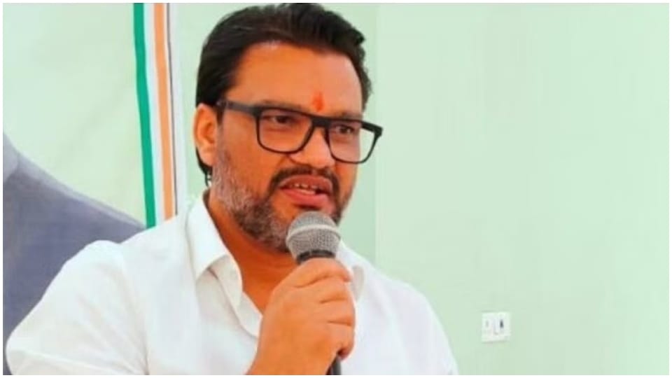 CM OSD Lokesh Sharma said that PM should start action against corrupt people from Shekhawat.