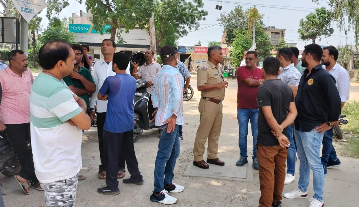 Roorkee News Software engineer aerial firing on car riders Thought they are as miscreants