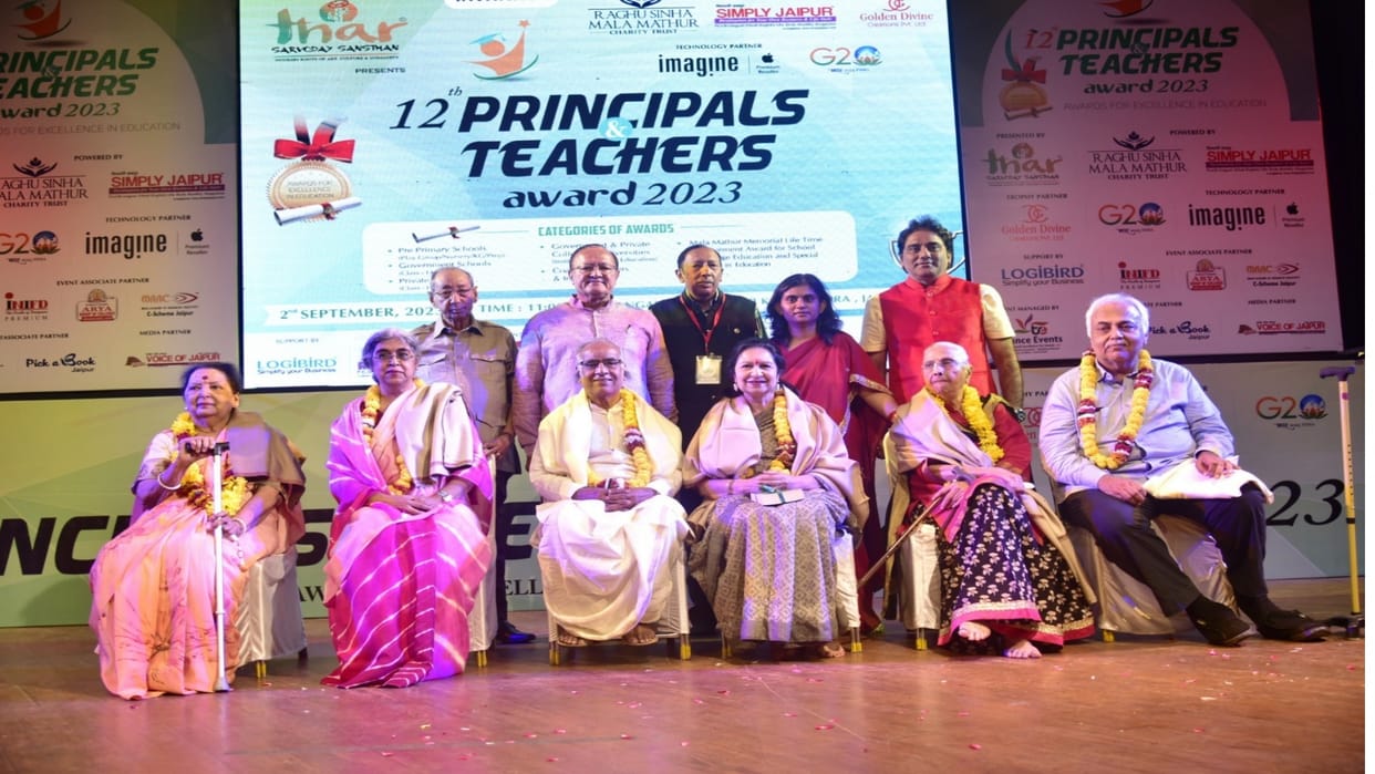 Jaipur Six teachers received Mala Mathur Memorial Lifetime Achievement Award in Education 135 teachers honored