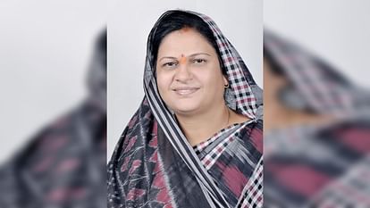 MP: बिजली बिल की घोषणा को पार्षद त्रिवेदी ने बताया छलावा, कहा-स्थगित करने की बजाय माफी की घोषणा करें CM शिवराज MP Councilor Trivedi called announcement of electricity bill a hoax says CM Shivraj should announce amnesty in