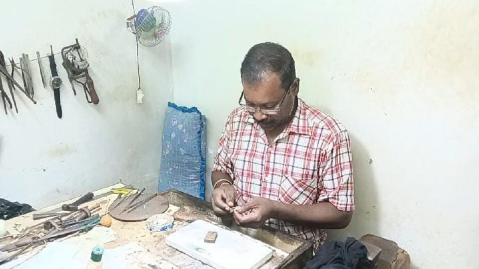 member of the gang who came to consume fake gold was caught by the police