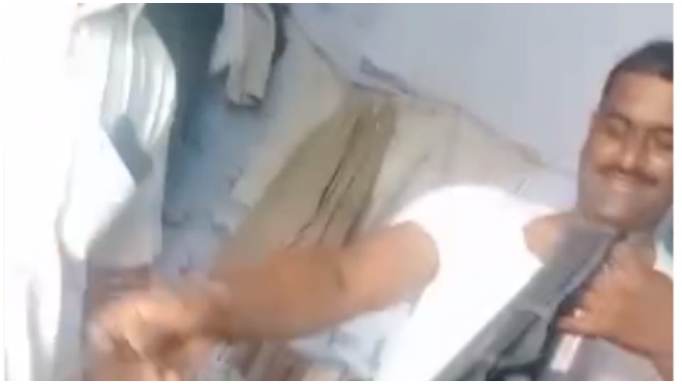 Bharatpur Outpost incharge took bribe to remove his name from the case