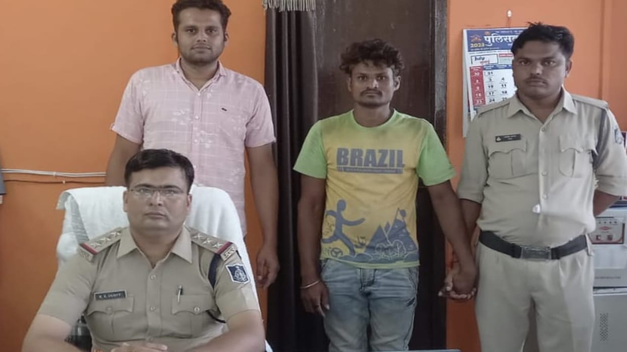 Sagar News Garha Kota police arrested the accused along with Katta many cases are registered