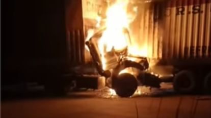 Kurukshetra: Truck and trolley caught fire after collision, trolley driver burnt to death