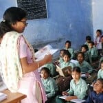 गांवों के विद्यालयों में अभी बिजली नहीं पहुंची है।