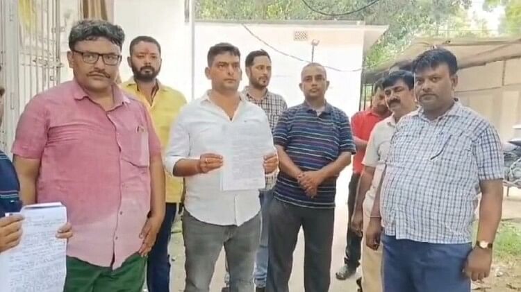 Bihar News : 107 शिक्षक व शिक्षिकाओं ने दिया इस्तीफा, बताई यह वजह