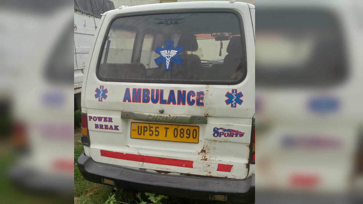 BRD Gorakhpur Police arrived at time of horse trading seized ambulance