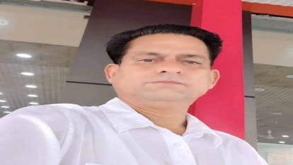 Teacher's Day: 33 years of service, only seven holidays, Dr. Naresh Sharma received the West Teacher Award 11