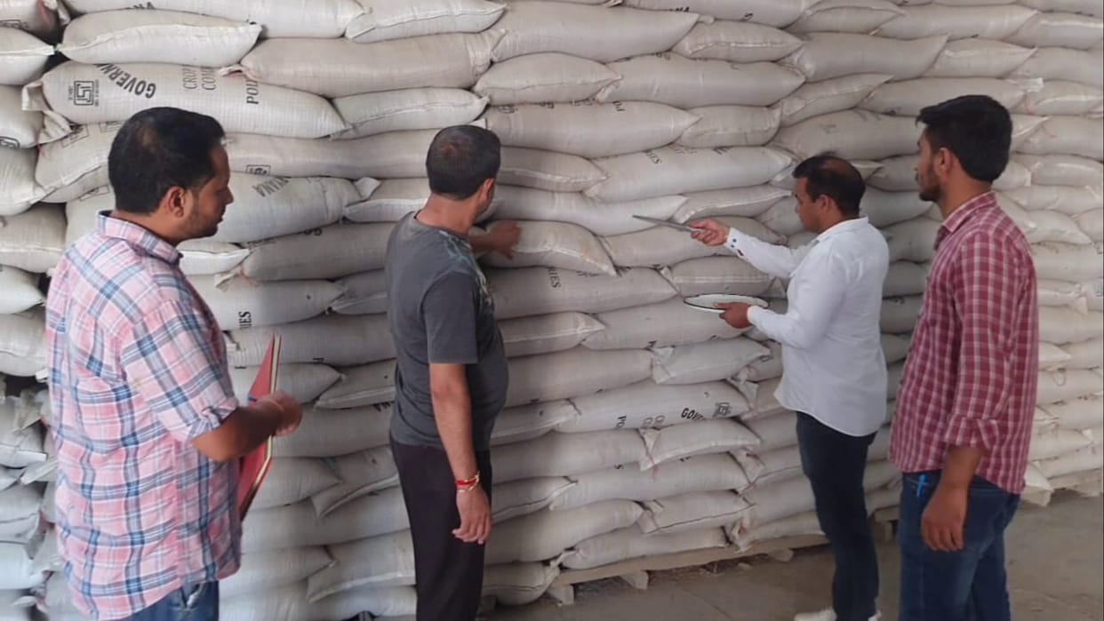 Wheat soaking case: Sword of action hanging on Hafed warehouse in-charge, inspector, committee sent report