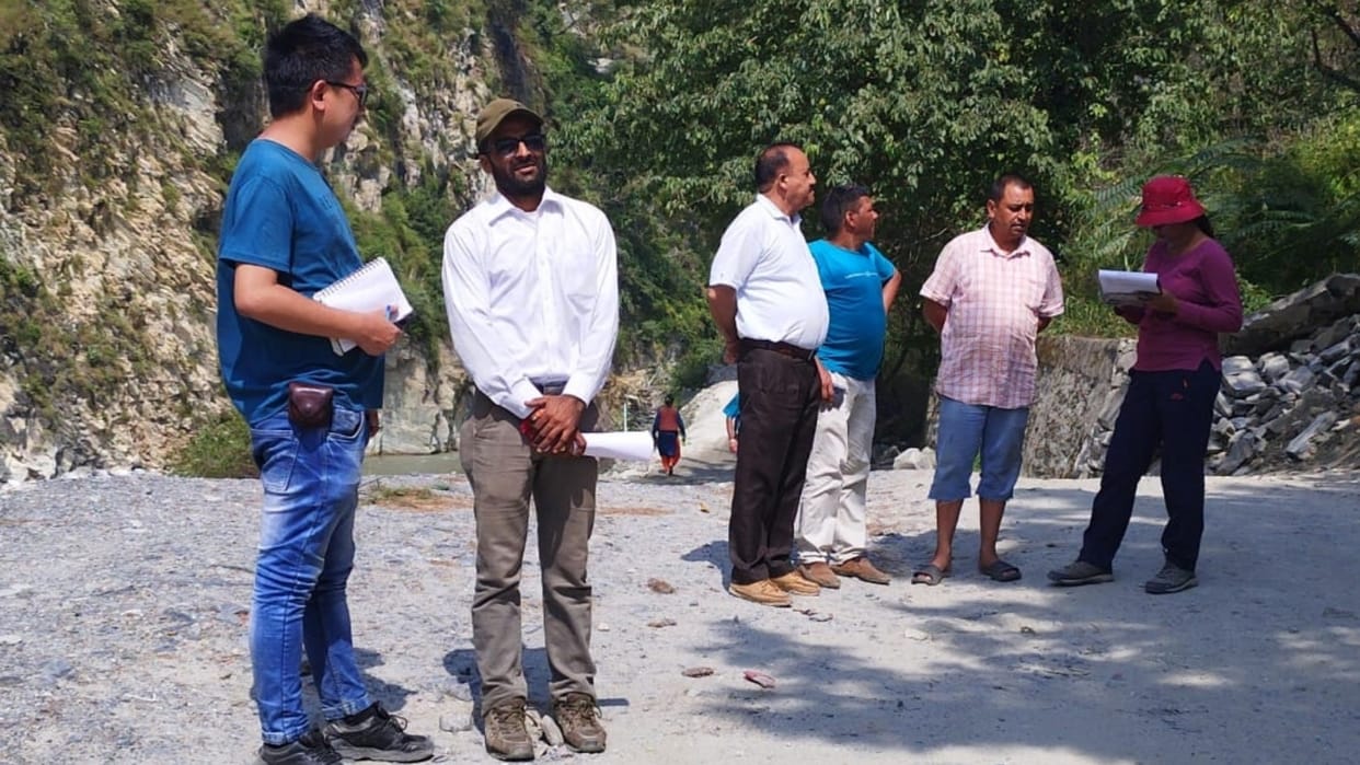 Geologist Team Visit Sainj Kullu Himachal Pradesh collected samples of Water And Soil