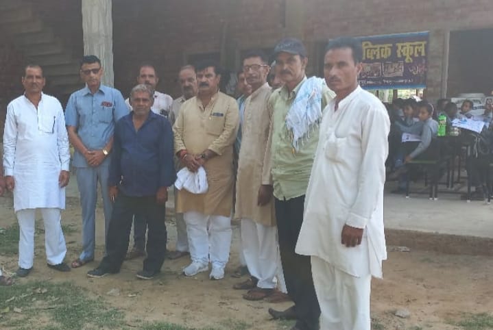 Slap incident: Khubbapur school, which was closed due to student beating, opened for an hour, studies started