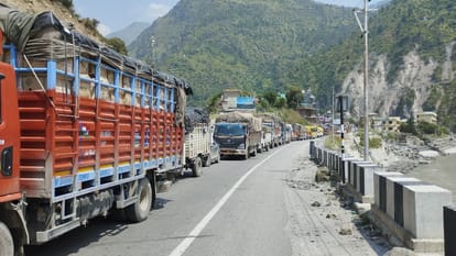 Kullu Manali National Highway Restored Traffic Jam long queue of vehicles