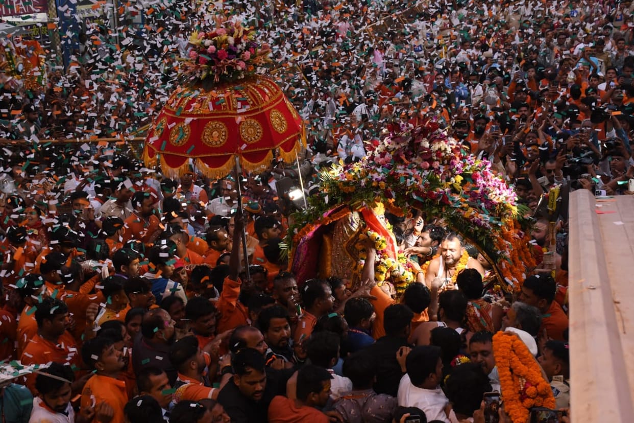 Ujjain Mahakal Sawari: after worshiping in the hall, Mahakal came out to give darshan in nine forms