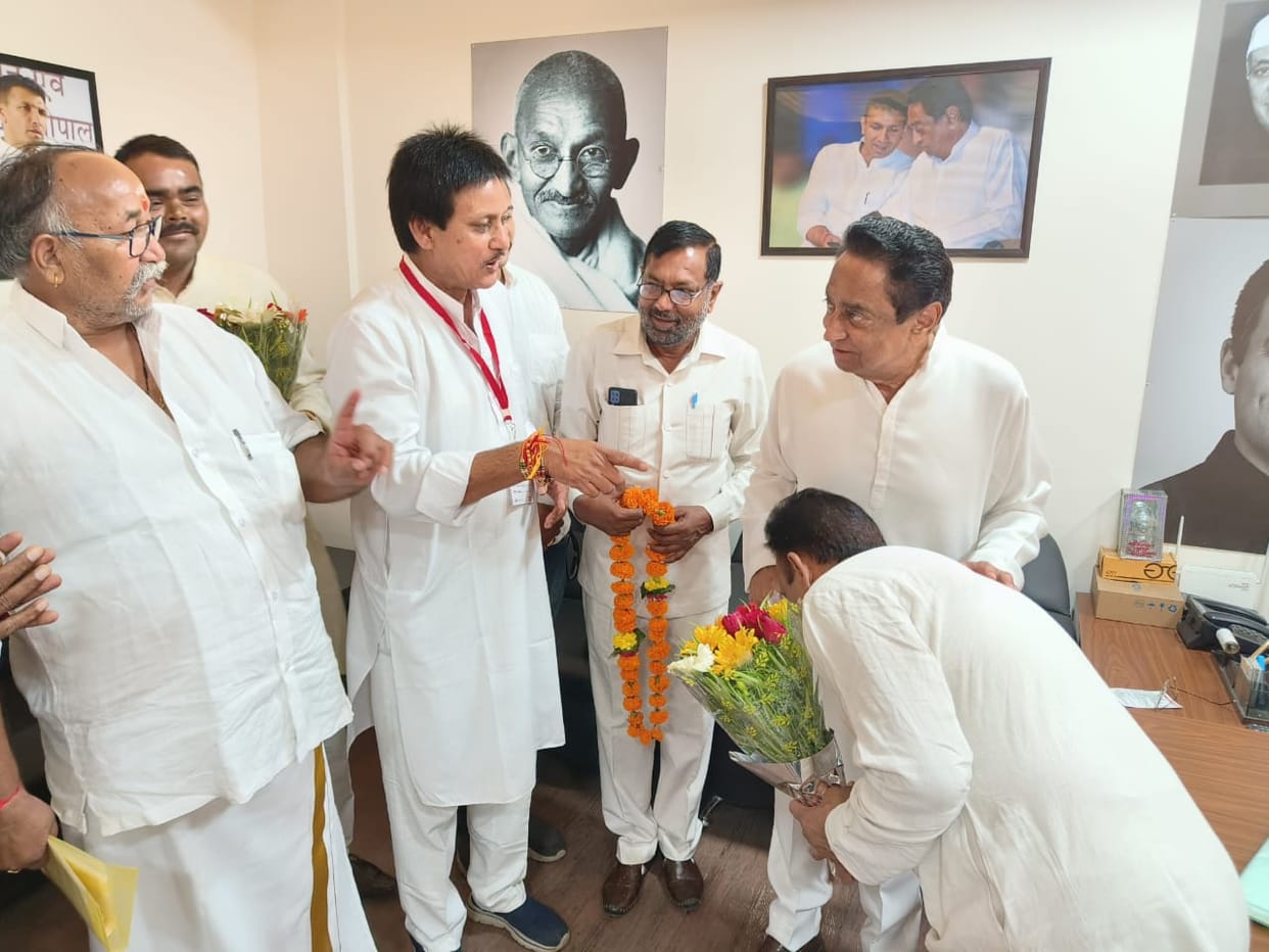 MP News: BJP's blow before elections, former MLA Mahendra Singh Bagri took Congress membership
