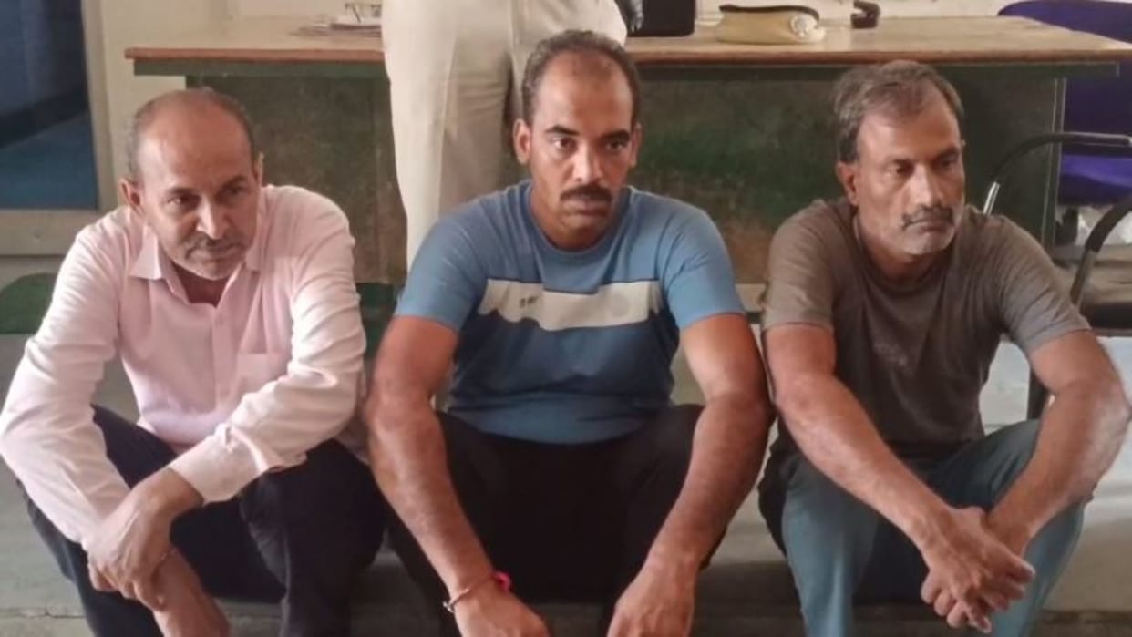 Rajasthan Three accused who cheated people by opening a prize chit fund company in Alwar arrested
