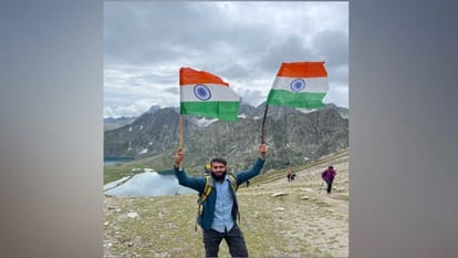 Trekking in J&K: बनिहाल के पर्वतारोही तनवीर साहसिक पर्यटन को दे रहे बढ़ावा, सेना के सहयोग से बढ़ाया कौशल Trekking in Jammu kashmir: Mountaineer Tanveer of Banihal promoting adventure tourism